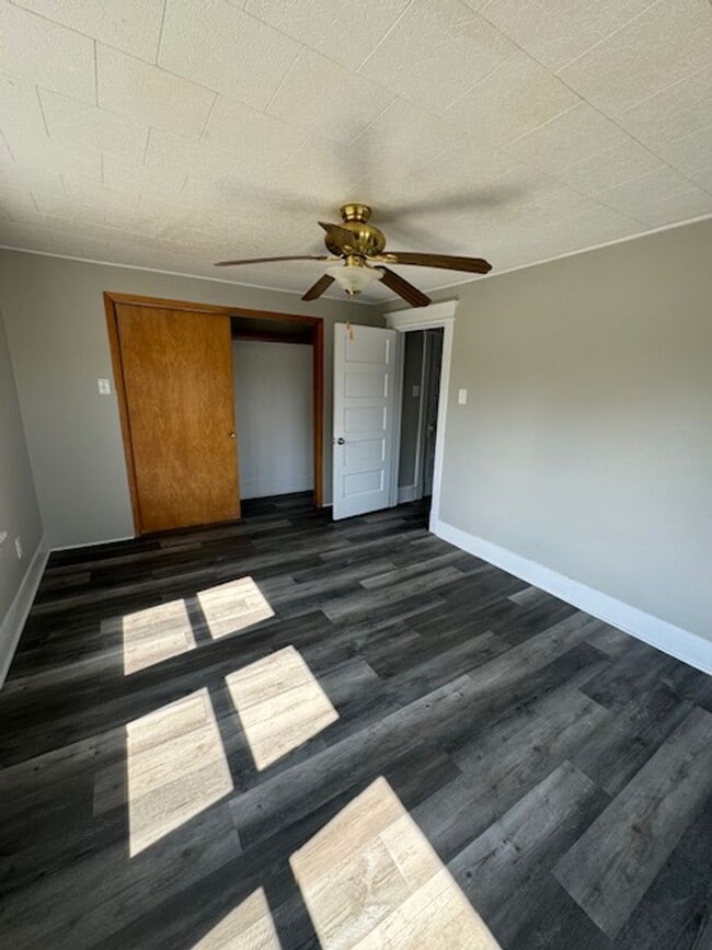Building Photo - 3 bedroom