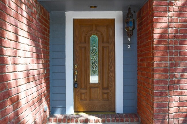 Foto del edificio - 1643 Beaconshire Rd