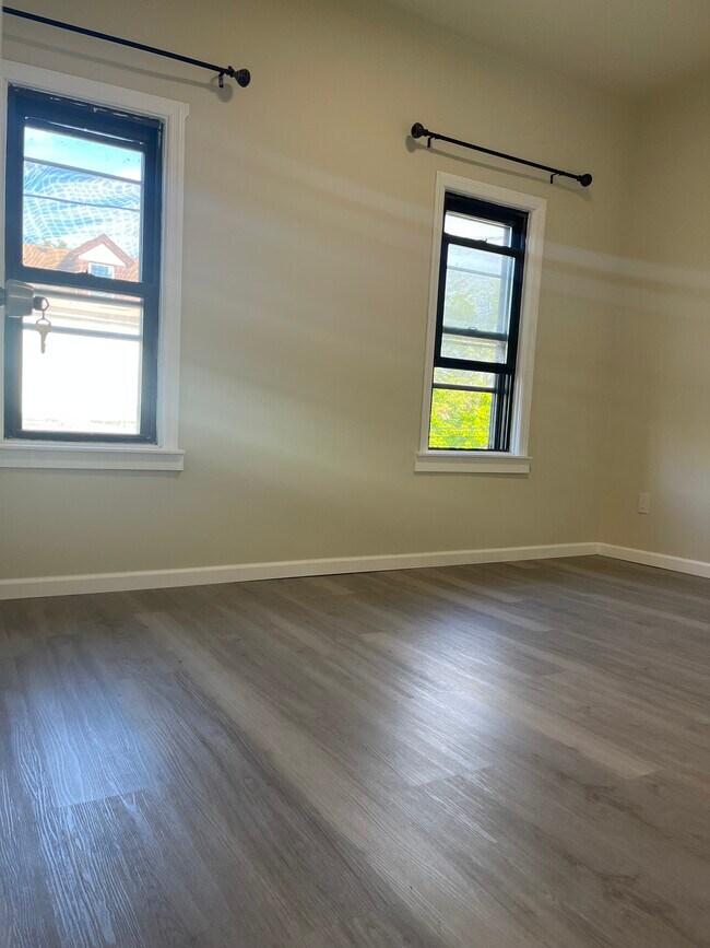 Foto del edificio - 3205 Ward St