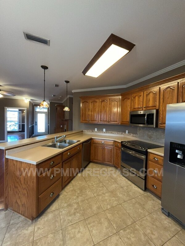 Building Photo - 249 Windsor Garden Dr