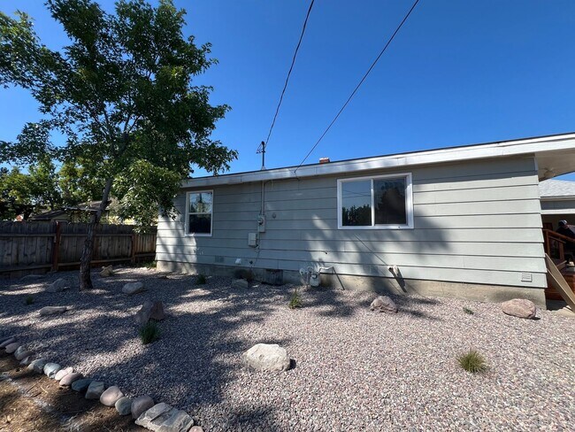 Building Photo - Lewis and Clark area, Corner Lot - 5 Bedro...