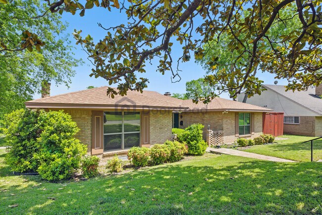 Foto del edificio - 7338 Walling Ln