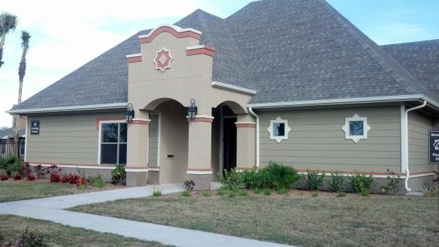 Building Photo - 2100 Grapefruit St