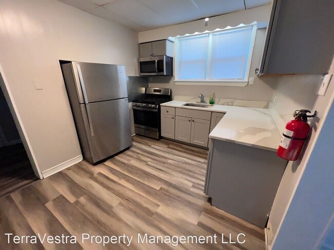 Building Photo - 4 br, 1 bath House - 219 Bergen Street