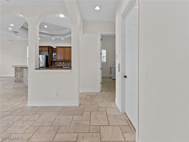 Building Photo - 405 Tradewinds Ave