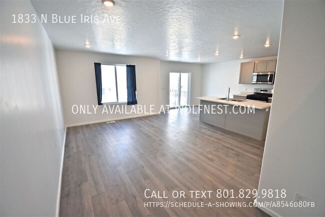 Building Photo - 1833 N Blue Iris Ave