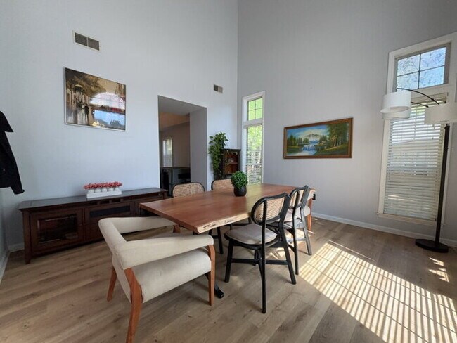 Foto del edificio - 1009 Ariel Ct