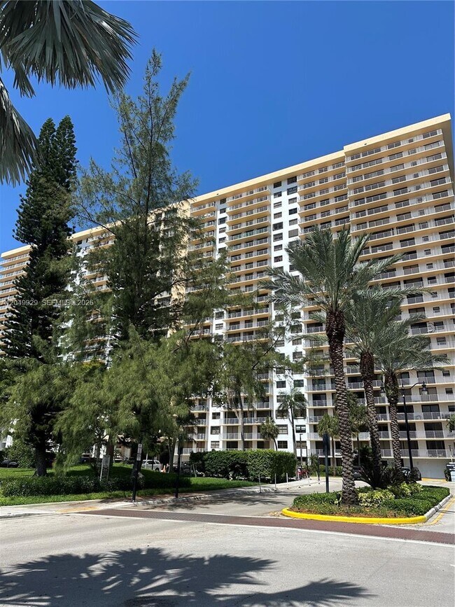 Foto del edificio - 290 174th St