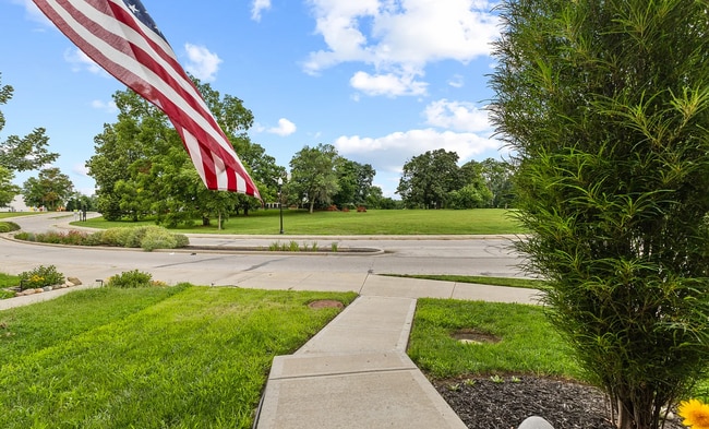 Photo - 163 Steeples Blvd House