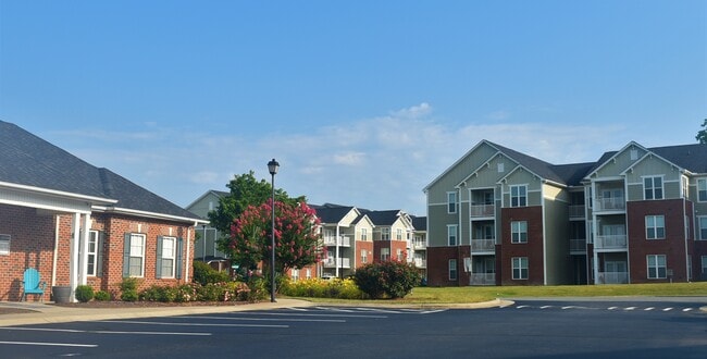 Building Photo - Reserve at Regents Center