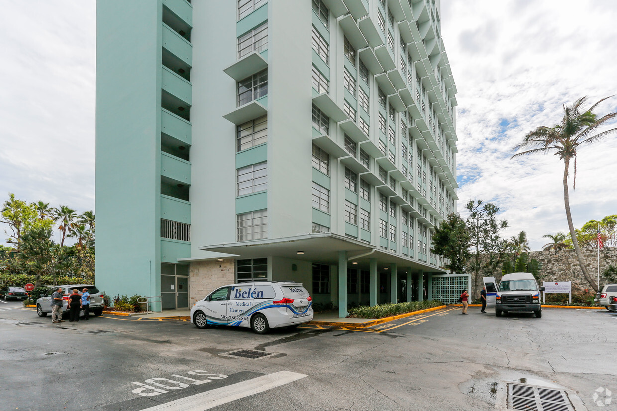 Building Photo - Stanley Axlrod Towers