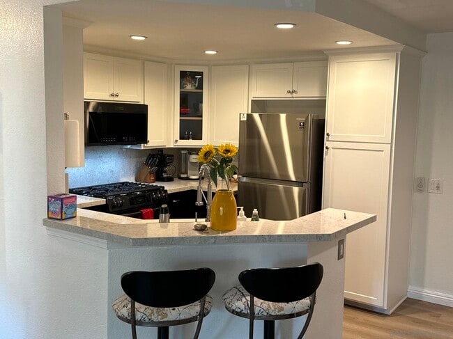 Building Photo - 3877 Pell Pl