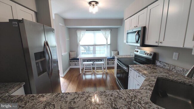 Foto del edificio - 442 Darby Ln