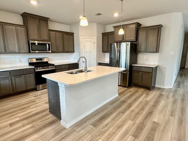 Foto del edificio - 810 Mineral Wells Ln