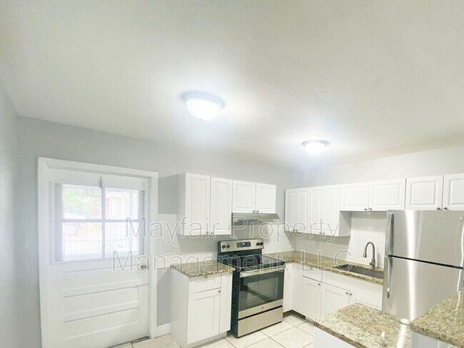 Building Photo - 5812 Banana Rd