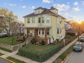 Building Photo - 287 Hornblower Ave