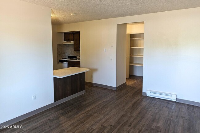 Building Photo - 8469 E Yavapai Rd