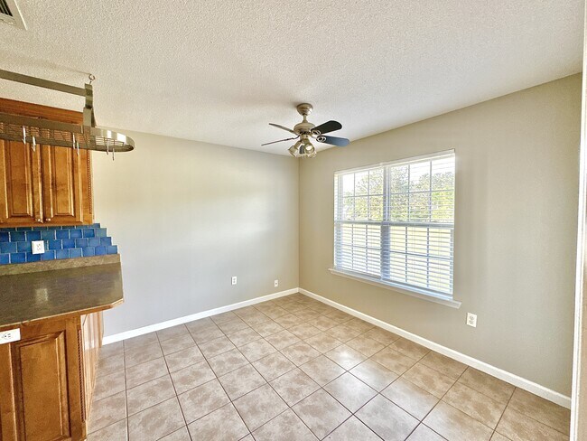 Foto del edificio - 5756 Emily Ln