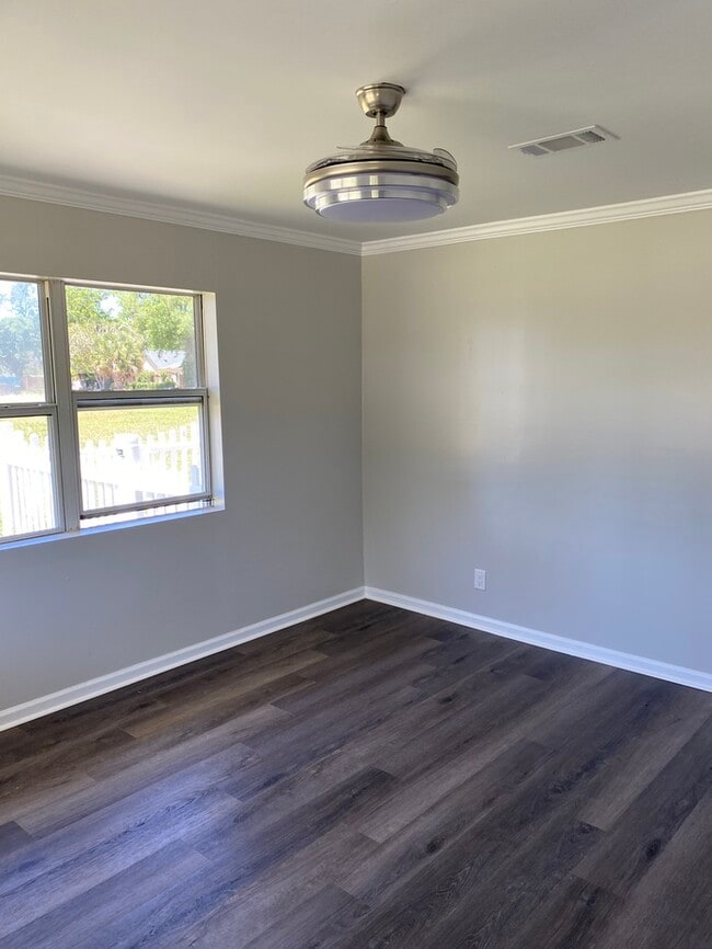 Building Photo - Beautiful 1/1 Duplex in Biloxi, MS