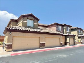 Building Photo - 6868 Sky Pointe Dr