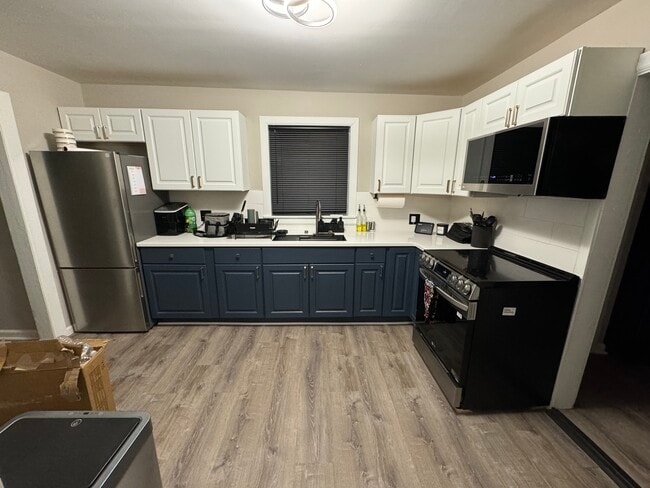 Building Photo - 1078 Violet Ave