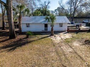 Building Photo - 425 Clyde Ln