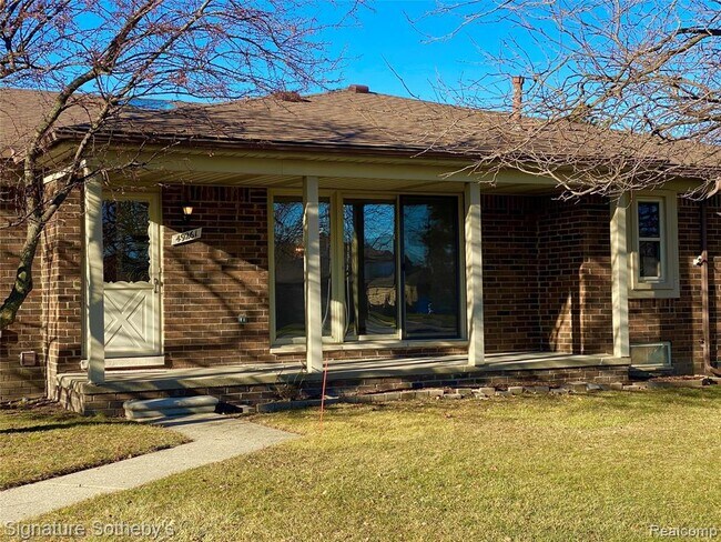 Building Photo - 49261 Chestnut Hill Ct