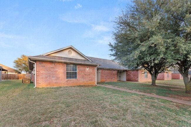 Building Photo - 10217 Hyacinth Ln