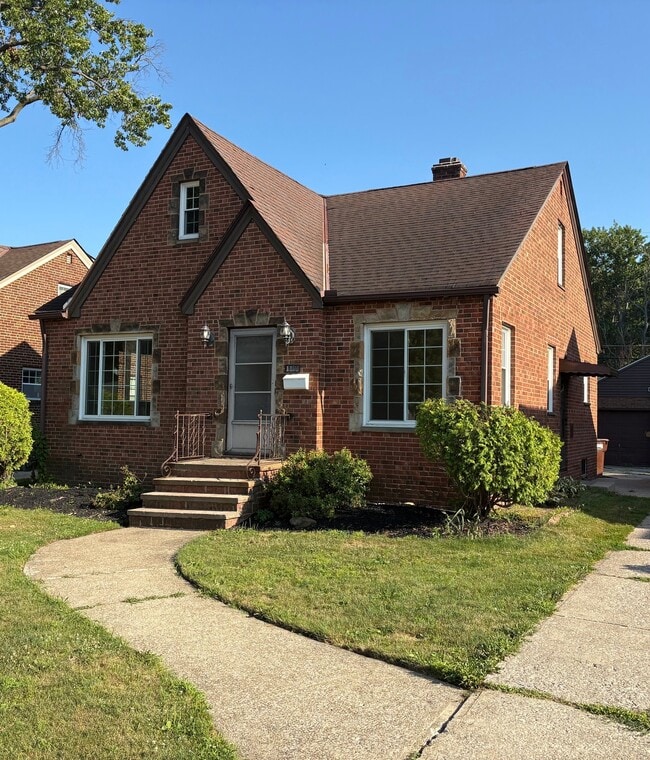 Building Photo - 1211 Tuxedo Ave
