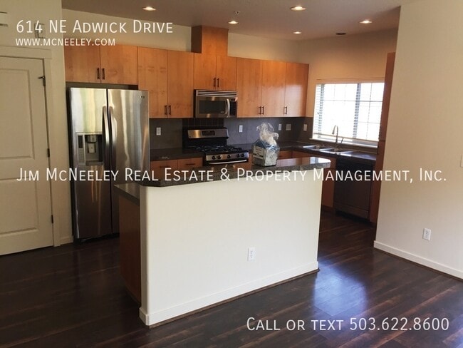 Building Photo - 614 NE Adwick Dr