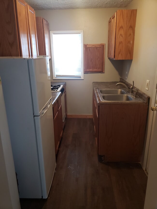 Building Photo - 837 Tisdale Ave