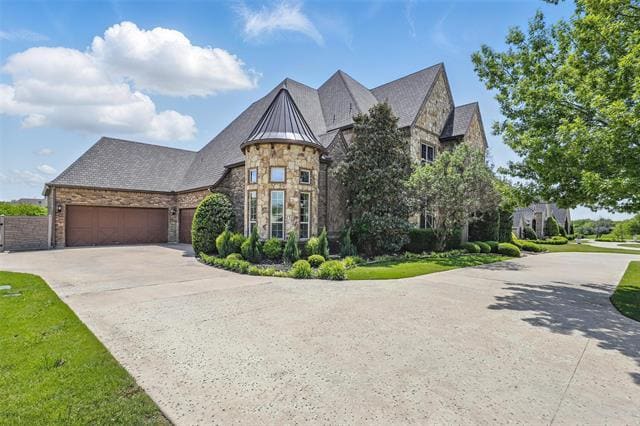 Building Photo - 7909 Bella Flora Dr