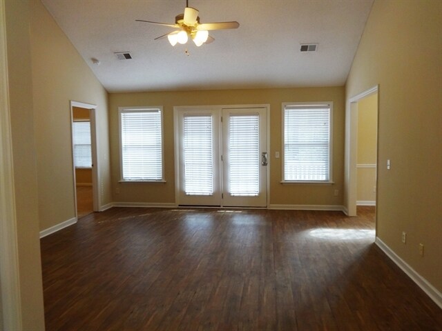 Building Photo - 44 Westminster Place