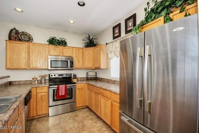 Foto del edificio - 934 E Madeline Dr