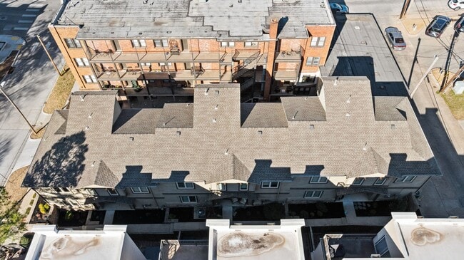 Foto del edificio - This luxurious townhouse on Cherry St.