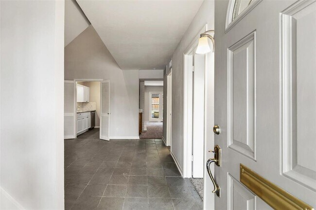 Foto del edificio - 7608 Woodthrush Dr