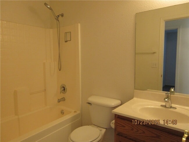 Foto del edificio - 2406 Crozier Ave