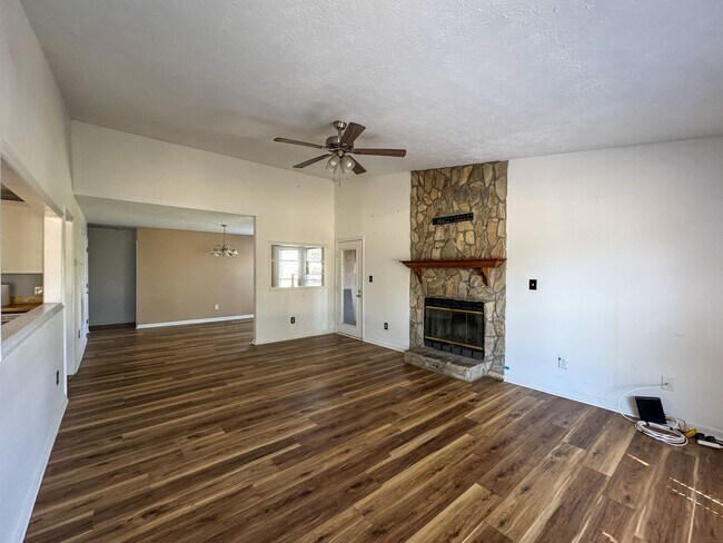 Foto del edificio - 5334 Tory Hill Rd