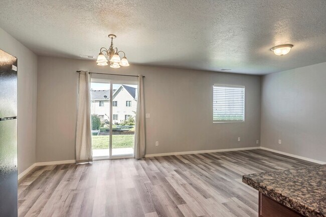 Building Photo - 1251 W Bridlewood Lp