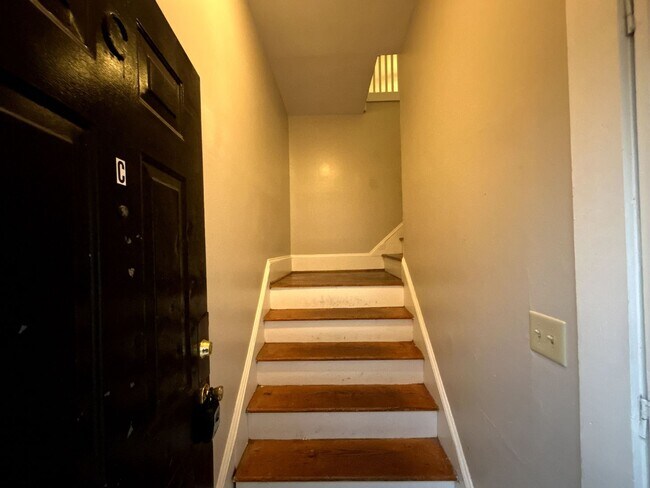 Building Photo - Pre-Leasing for the 26-27 School Year! - J...