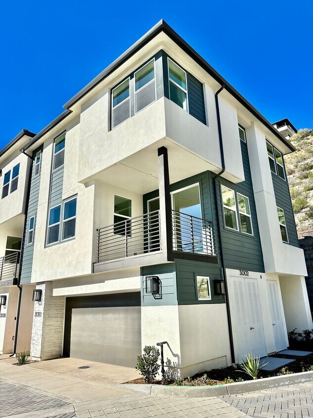 Foto principal - Brand New Townhome Overlooking Mission Valley