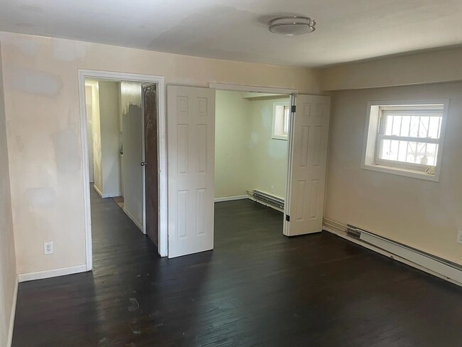 Building Photo - Newly Renovated 1Bed 1Bath