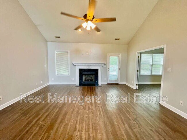 Foto del edificio - 260 Lick Creek Dr