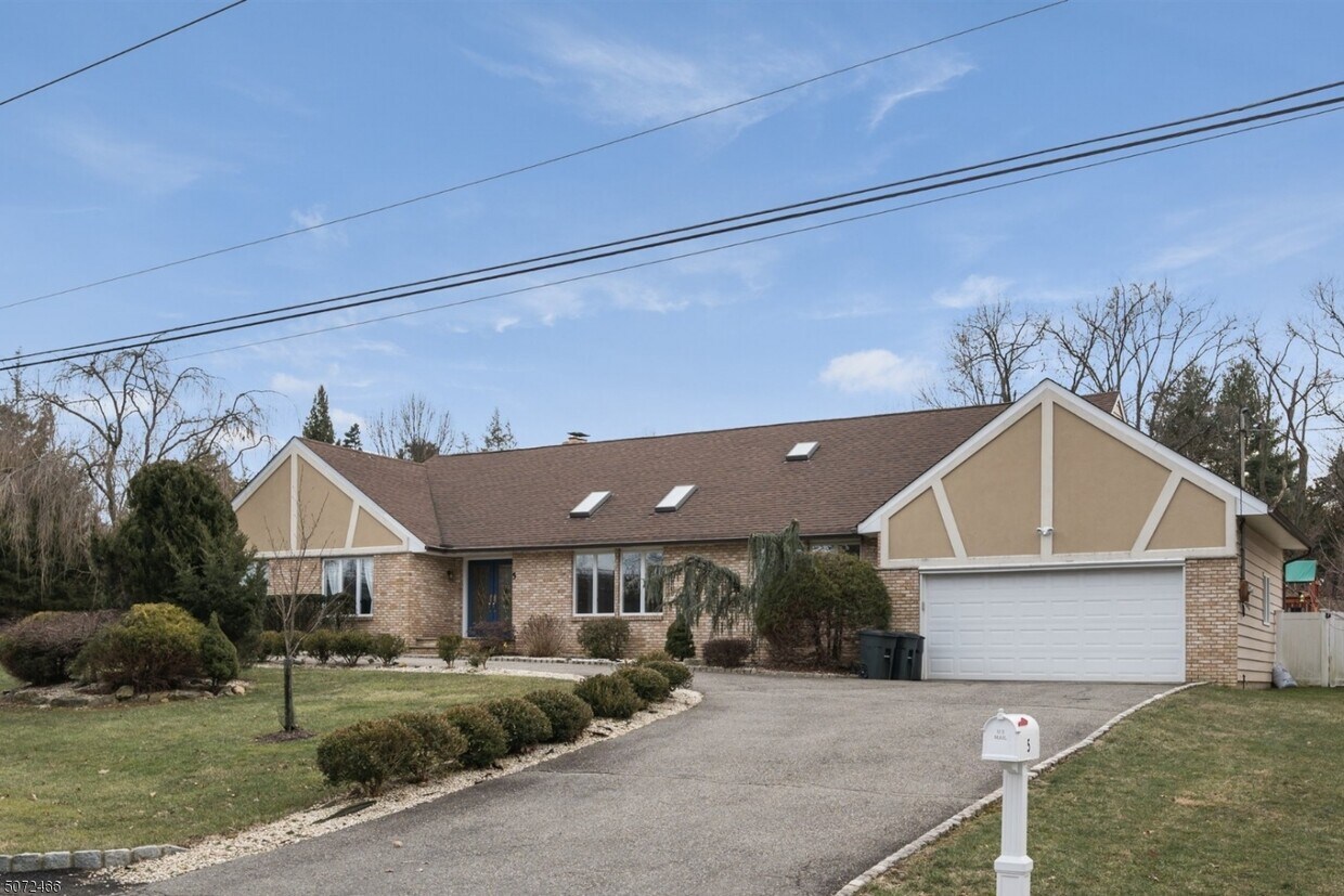 Primary Photo - 5 Mill St