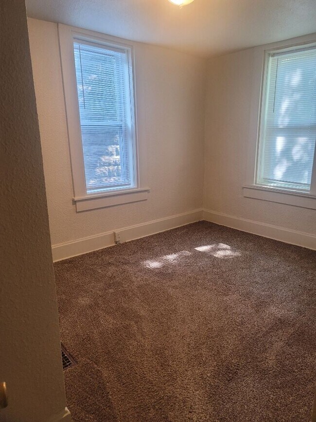 Foto del edificio - 1823-1825 Duplexes