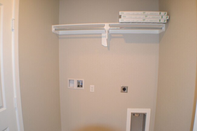 Building Photo - House For Lease in Midland