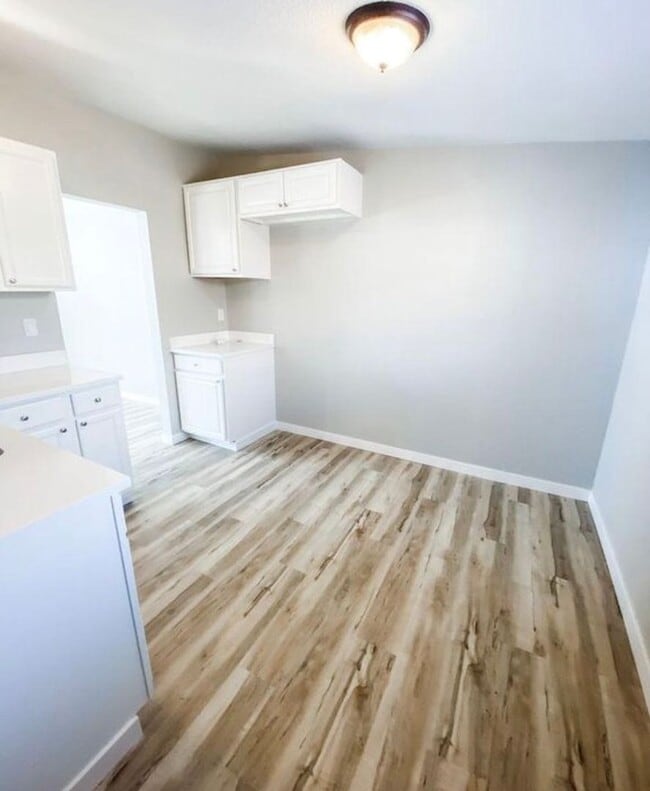 Photo - 584-586 Stuart Duplex Apartment