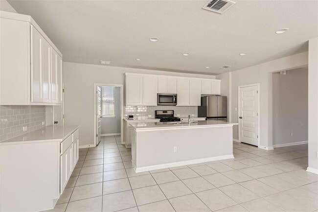 Building Photo - 2521 Pecan Island Dr