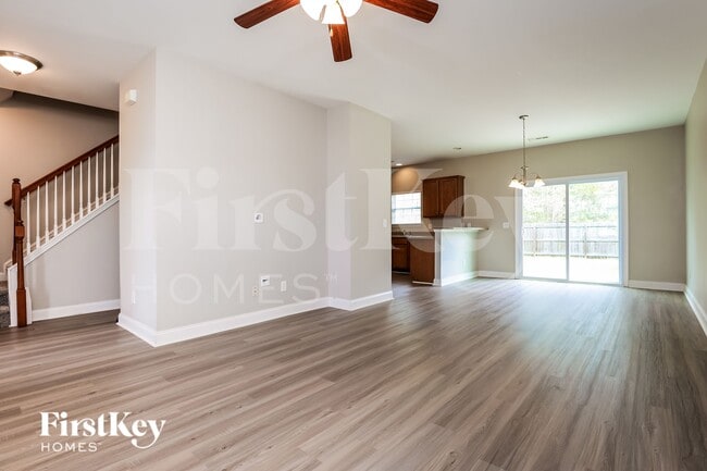 Foto del edificio - 7840 Expedition Dr