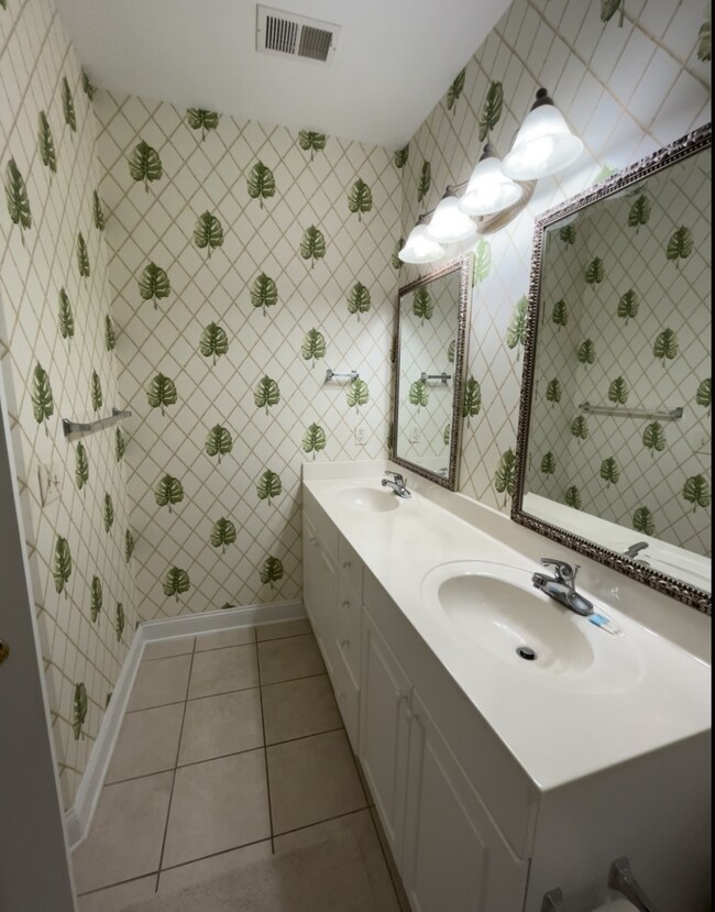 Foto del edificio - 1100 Louise Costin Ln